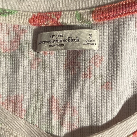 Rose Shirt🌹 - Picture 2 of 3